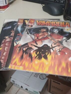 Vampirella Comic Book - Classic Collector Set Of 3 Comics (Red/Black)